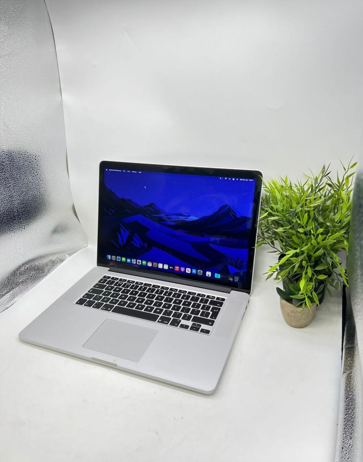 4K MacBook Pro Intel i7 16GB Ram 15 inch