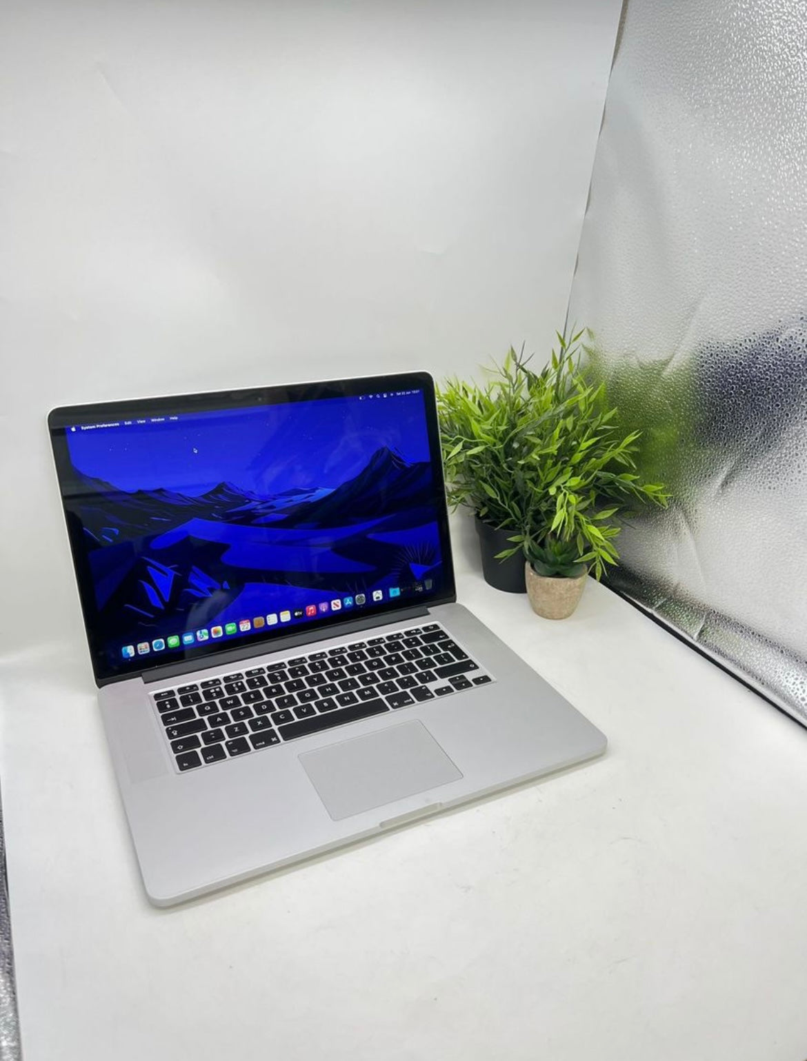 4K MacBook Pro Intel i7 16GB Ram 15 inch