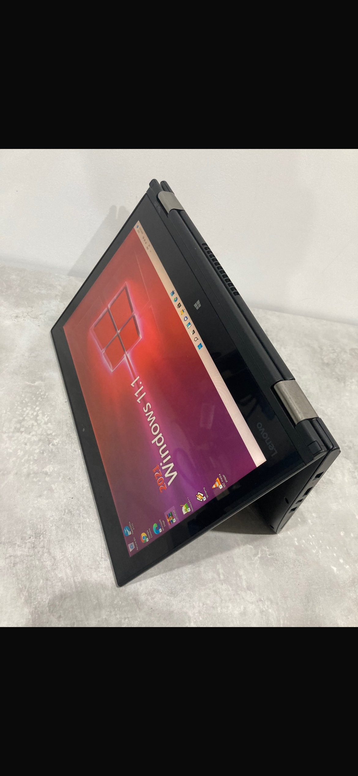 Lenovo yoga core i5 2 in 1 touchscreen